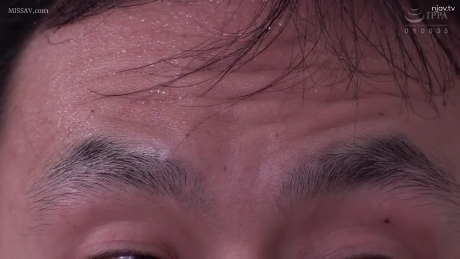 室内 · 流汗 · 局部特写 · 额头