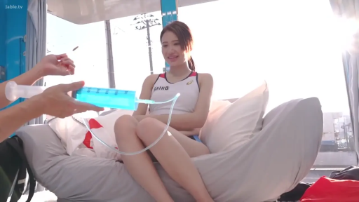 室内 · 坐姿 · 全身 · 微笑 · 体操服 · 医疗扮演 · 巨大针筒 · 剧情题材