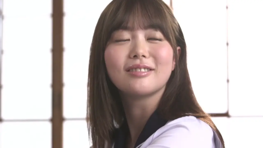 室内 · 脸部 · 微笑 · 水手服 · 长发 · 正面 · 静态 · 屏风