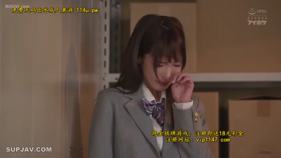 站立 · 半身 · JK制服 · 仓库