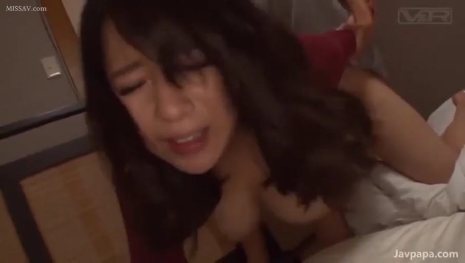 室内 · 揉乳 · 全裸 · 胸部特写 · 陶醉 · 躺卧 · 被子