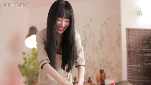 室内 · 俯身 · 半身 · 笑容 · 互动 · 黑长直 · 浅色制服