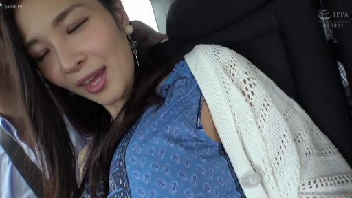 面部 · 迷離 · カジュアルウェア · 车内 · 近景 · うめき声 · 耳坠 · 靠坐