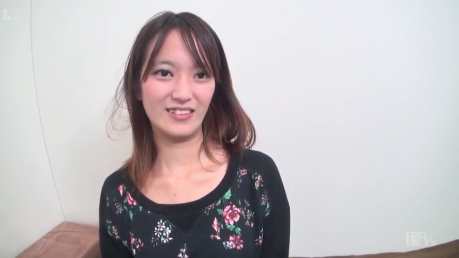 站立 · 台灯 · 弱光 · 内衣 · 模糊 · 酒店卧室 · 亲热行为