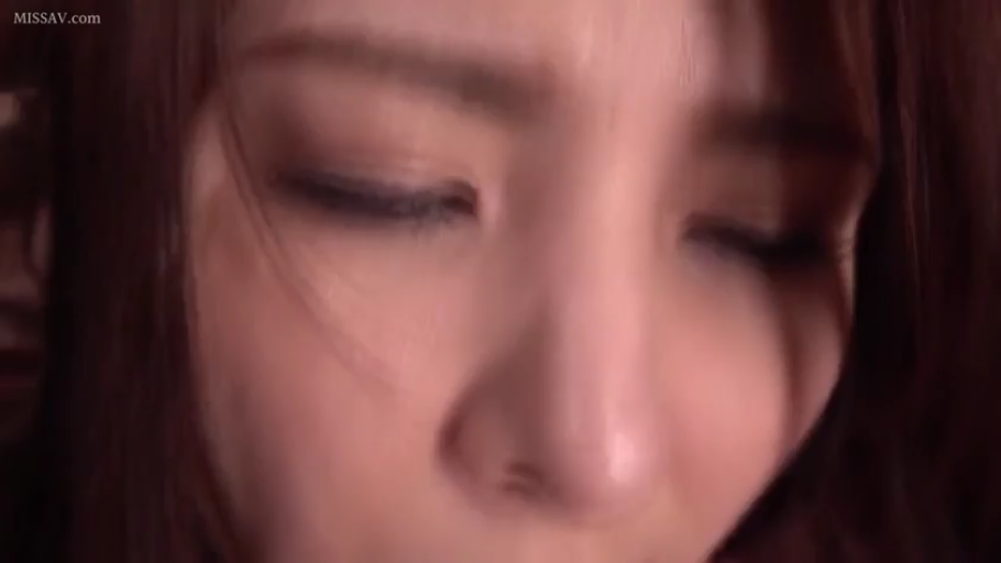 室内 · 低头 · 脸部特写 · 性行为 · 陶醉 · 不详 · 亚洲