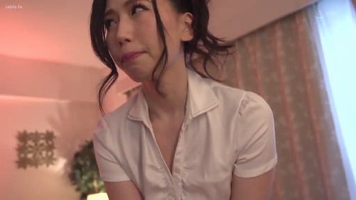 坐姿 · 委屈 · 卧室 · 白衬衫 · 面对镜头 · 面部特写 · OL