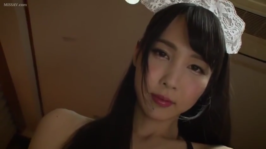 室内 · 脸部特写 · 迷离 · 注视 · 女仆装 · 长发 · 蕾丝头饰 · 正对面部