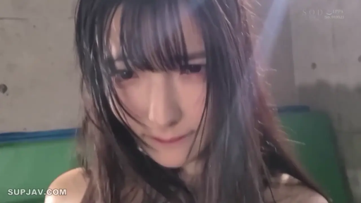 室内 · 脸部特写 · 迷离 · 湿发 · 裸露 · 俯视 · 凝视镜头