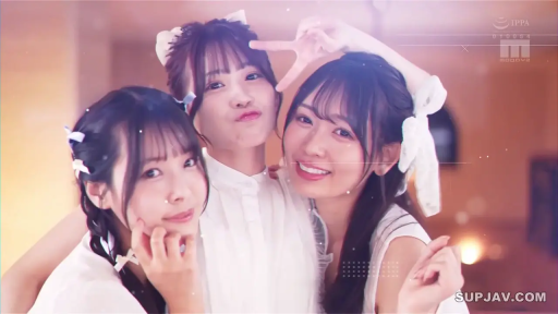 影棚 · バイバイ · 白い上着 · 上半身 · 三人 · 合影 · 蝴蝶结发饰 · 活泼