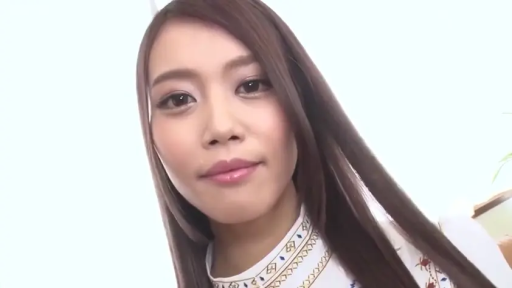 室内 · 面部 · 第一视角 · 平静 · 凝视 · 俯视 · 立领花纹装