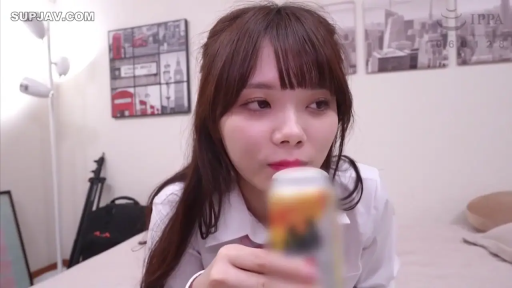 室内 · 白衬衫 · 面部特写