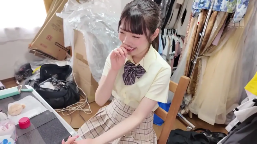 室内 · 坐姿 · 中景 · JK制服