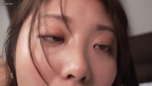 室内 · 脸部特写 · 性行为 · 仰卧 · 亚洲 · 眼神迷离