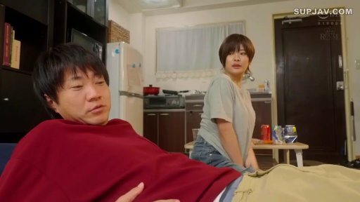 中景 · 自然 · 客厅 · 交流 · 休闲服 · 冰箱 · 居家生活 · 坐卧姿