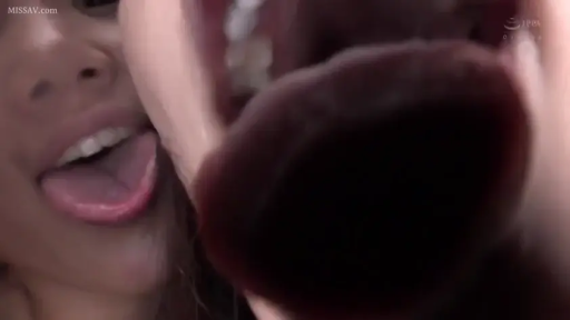 室内 · 嘴部 · 诱惑 · 裸露 · 正面 · 吐舌 · 微距