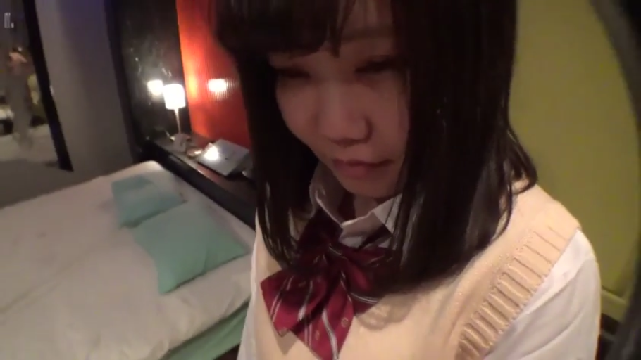 Stand · 平静 · Hotel room · Indoor lighting · 面部特写 · Gaze · 女子校生制服