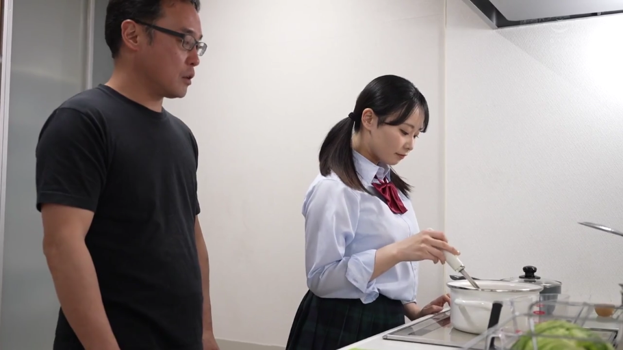 骑乘位 · 揉乳 · 胸部 · 全裸 · 陶醉 · 客厅 · 项链 · 长发