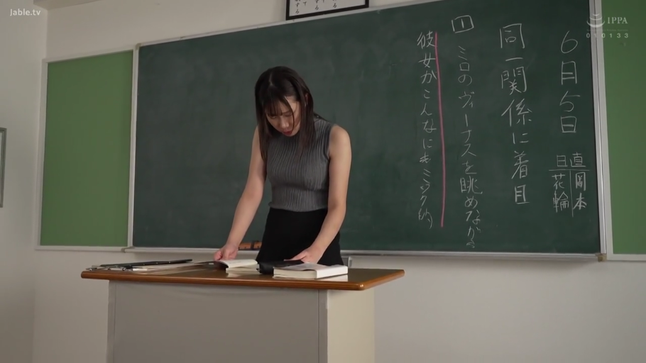 享受 · 白色短裙 · 头部特写 · 皮质沙发 · 室内沙发 · 颜面骑乘 · 颜面骑乘姿势 · 日语水印