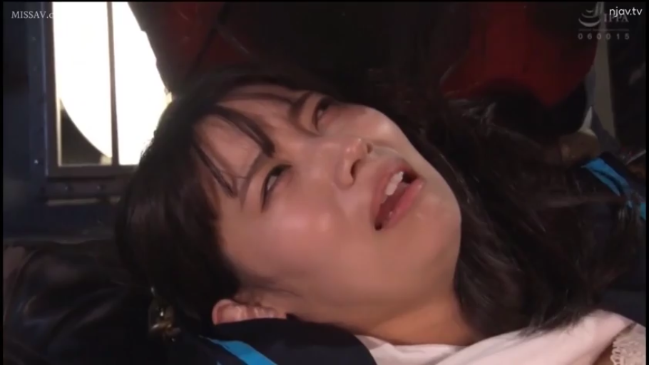 Indoor · Close-up of the face · 性行为 · 制服 · Ahegao · 躺卧 · Japanese AV