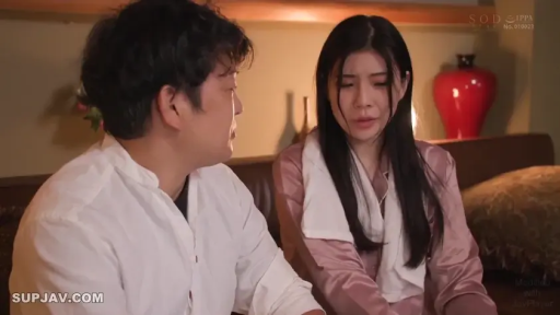 室内 · 坐姿 · 交谈 · 委屈 · 中景 · 剧情 · 毛巾 · 睡衣