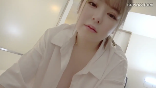 室内 · 白衬衫 · 面部特写 · 诱惑 · POV视角 · 俯身前倾 · 注视镜头