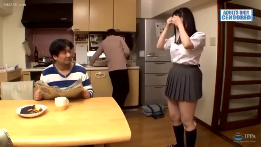 站立 · 自然 · 制服 · 厨房 · 有码 · 整理头发 · 报纸