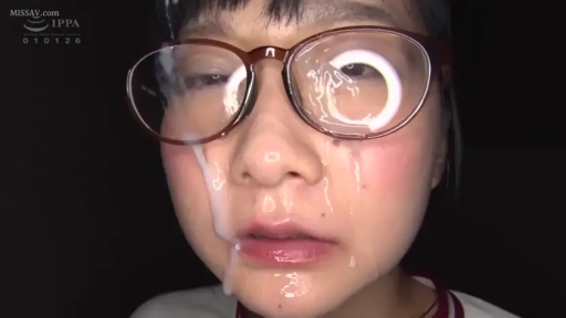 室内 · 校服 · 脸部特写 · 正面