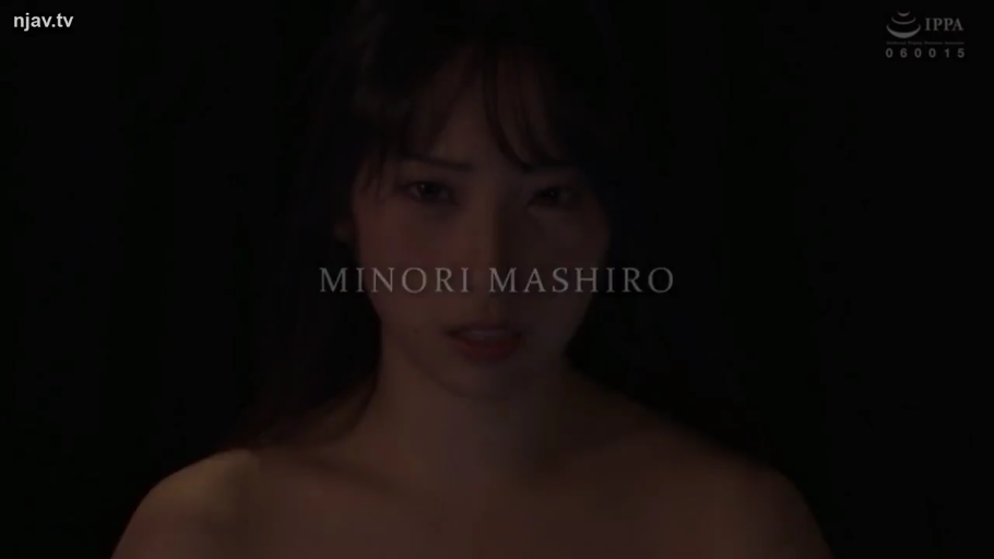 脸部特写 · 迷离 · 暗室 · 裸体 · 注视 · 长发 · 正面