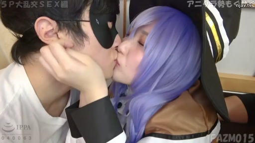 Indoor · Close-up of the face · Kiss · Intoxicated · 眼罩 · Cosplay · French kiss