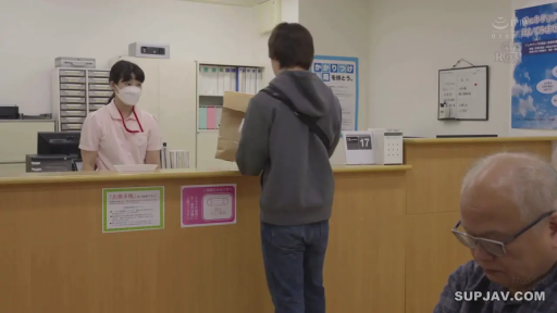 站立 · 全景 · 对话 · 工作服 · 日常 · 口罩 · 药店