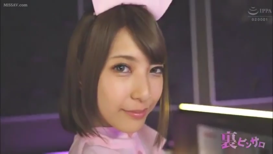 室内 · 头部特写 · 粉色护士服