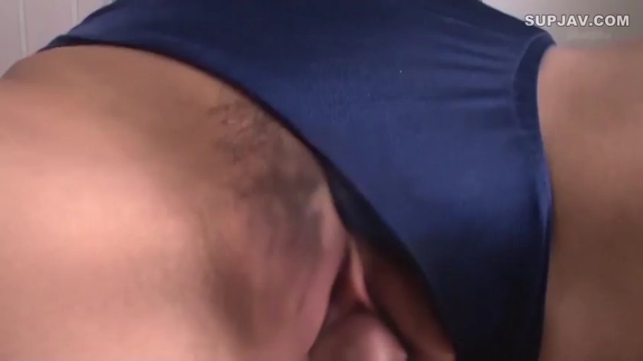 室内 · 阴毛 · 暴露 · 阴部特写 · 开腿 · 竞技泳装