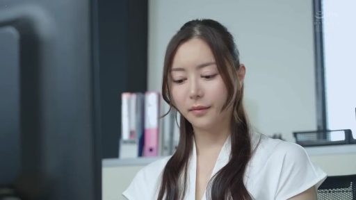 站姿 · 微笑 · 更衣室 · 储物柜 · 双人 · 换衣 · 侧脸 · 运动服