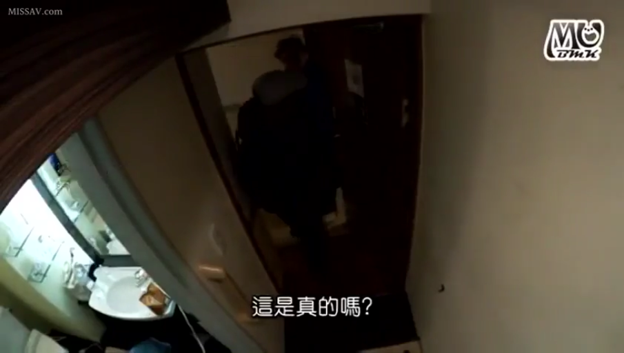 胸部 · 揉乳 · 俯身 · 全裸 · 马赛克 · 迷离 · 房间