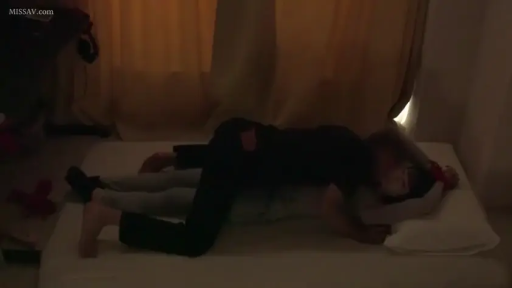 室内 · 性行為 · 正常位 · 遠景 · 床垫 · 便装 · 俯瞰撮影 · 不清晰