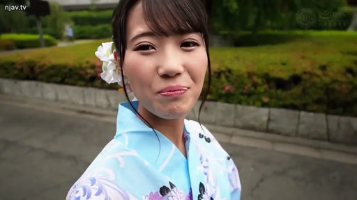 脸部特写 · 站立 · 微笑 · 自然 · 公园 · 浴衣 · 发饰 · 人像