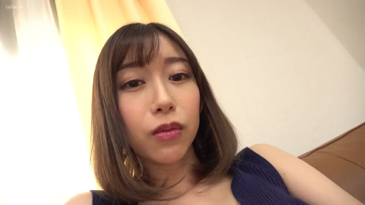 室内 · 脸部特写 · 蓝色针织衫