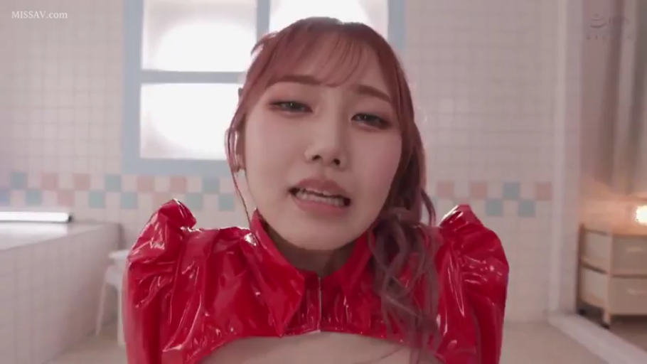 俯身 · 浴室 · 面部特写 · 独白 · 瓷砖 · POV · 严厉 · 红色亮面衣