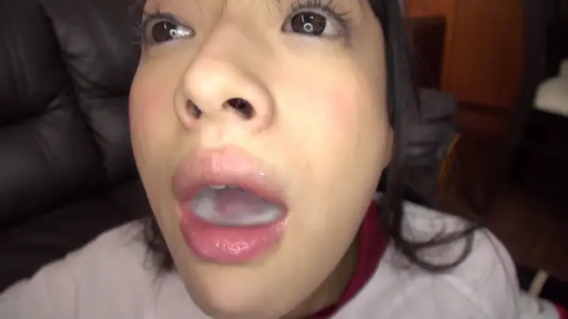 室内 · 迷离 · 嘴部 · 颜射 · 仰视 · 张嘴 · 运动服