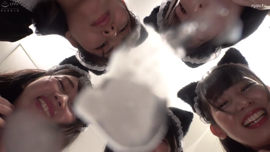 室内 · 脸部特写 · 女仆装