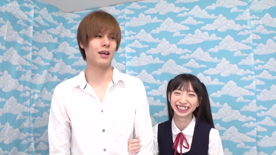 护士服 · 诊疗室 · 吊带袜 · 臀部 · 微笑 · 仰卧 · 手术灯 · 身体检查