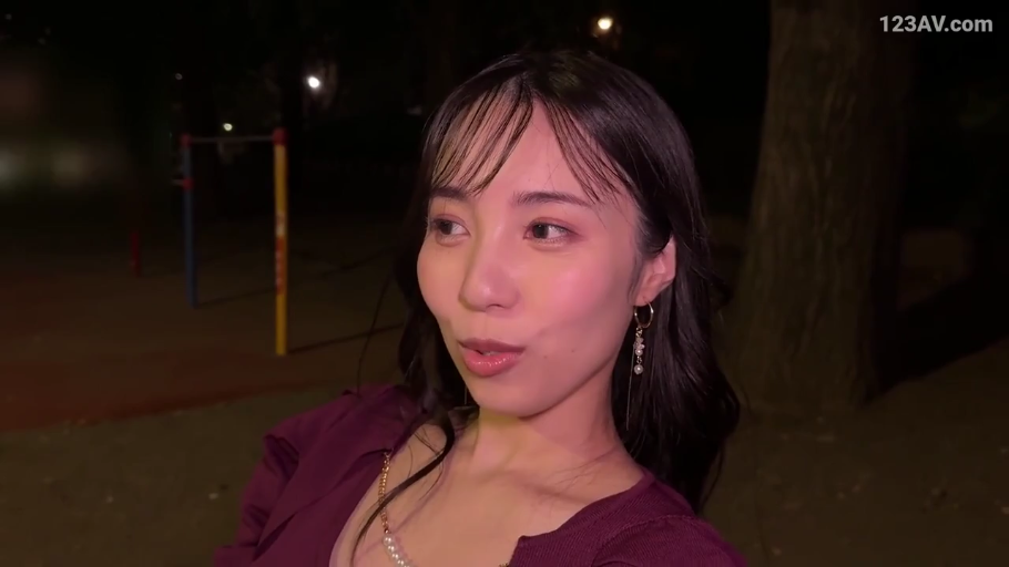 胸部 · 全裸 · 和室 · 平静 · 正坐 · 双马尾 · 静态展示