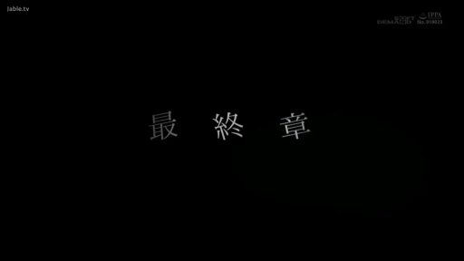 单人 · 字幕 · 微笑 · 户外 · 温柔 · 正面 · 头像特写 · 紫色休闲装