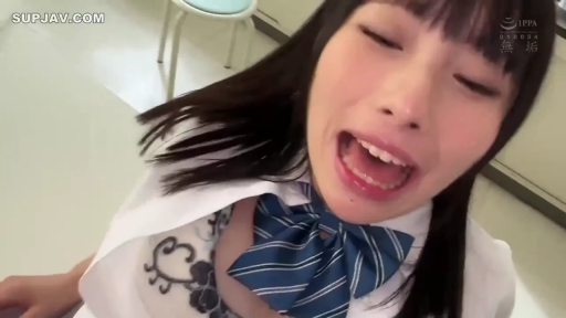 室内 · 顔部のクローズアップ · 白衬衫