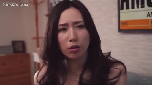 室内 · 坐姿 · 单人 · 面部特写 · 困惑 · 裸体 · 海报