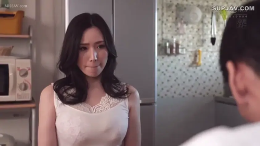 站姿 · 半身 · 对视 · 厨房 · 咬唇 · 微波炉 · 白色蕾丝背心 · 人妻