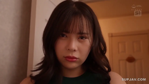 Indoor · Face · Lower your head · Subtitles · Close your eyes · 忧愁 · 绿色背心 · 房门