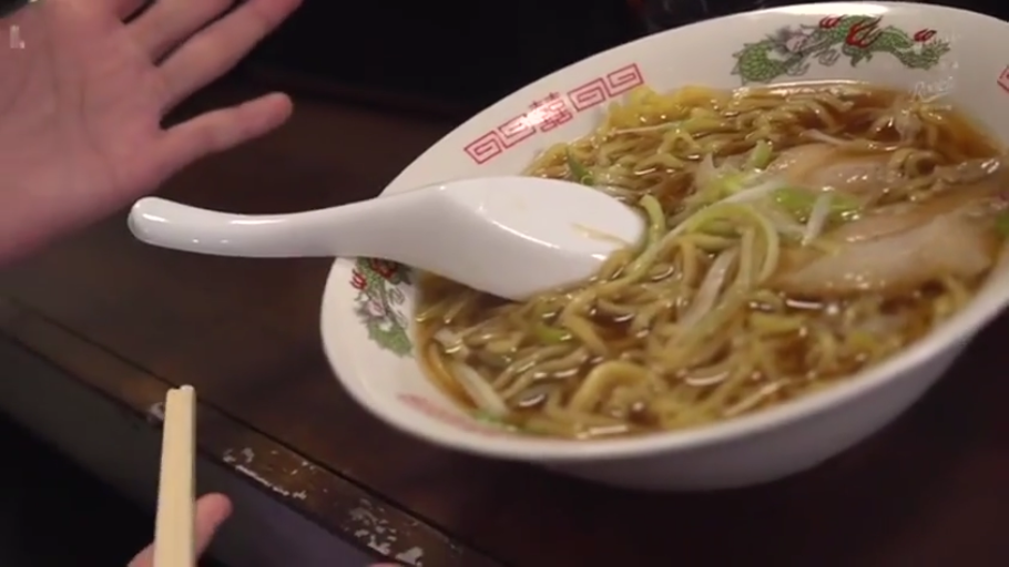 Sitting Posture · Nude · 餐厅 · 准备进食 · 食物特写