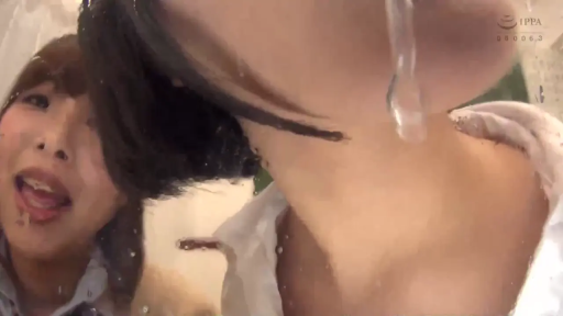 室内 · 白色衬衫 · 颜射 · 仰头 · 精液 · 痴女 · 下颚特写 · 口爆相关