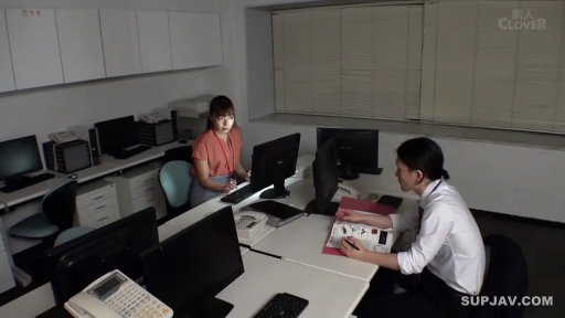 坐姿 · 办公室 · 文件 · 职业装 · 办公 · 认真 · 深夜加班场景